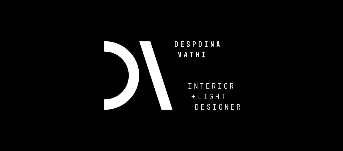 Λογότυπο της Δέσποινας Βάθη: μονόγραμμα DV με το όνομα και την ιδιότητα Interior + Light Designer, λευκό σε μαύρο φόντο