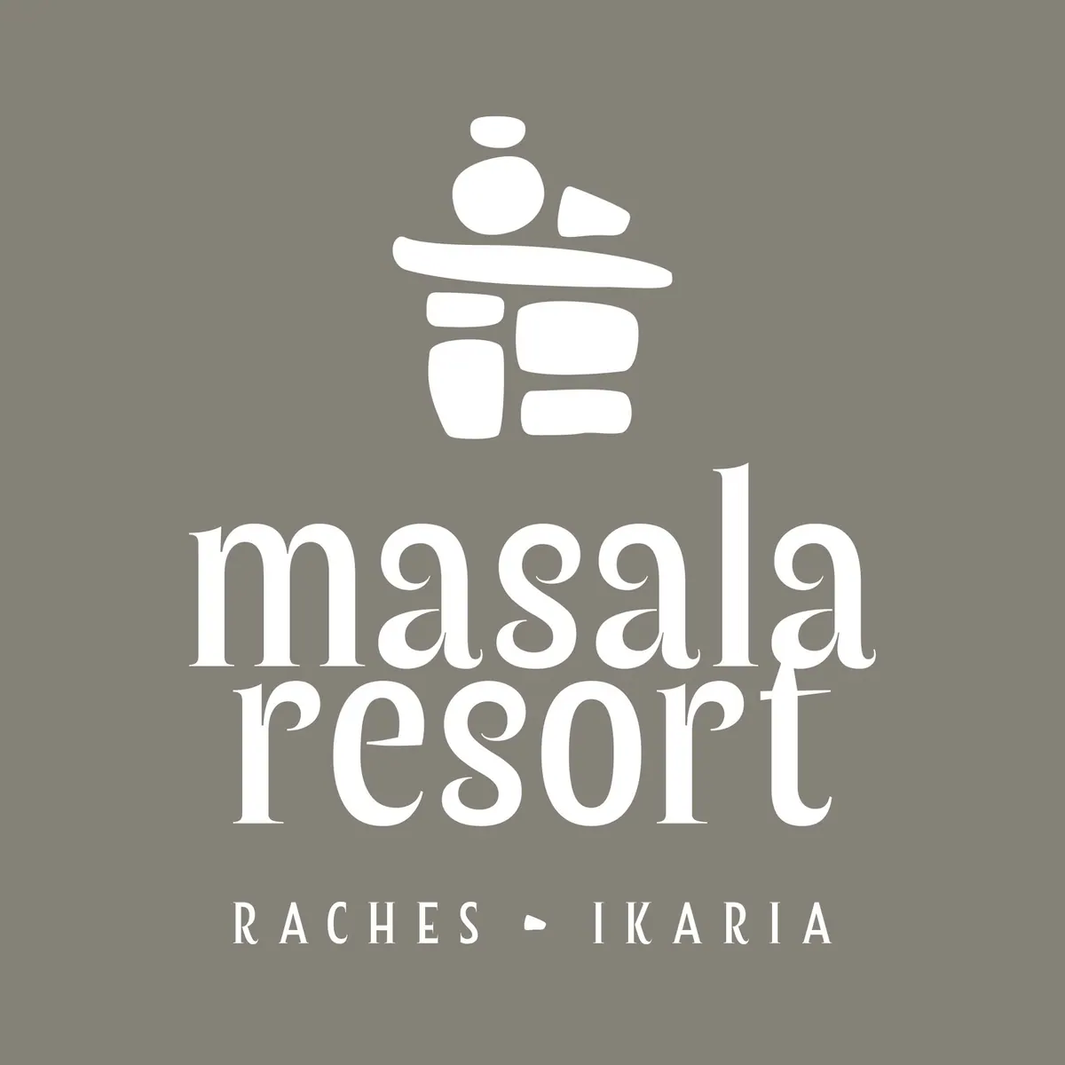 Λογότυπο Masala Resort σε λευκό πάνω σε ζεστό γκρι